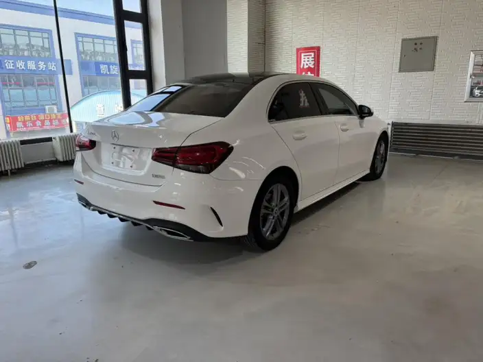 Mercedes-Benz A-class 2022 Model A 180 L Sports sedan – фото 7