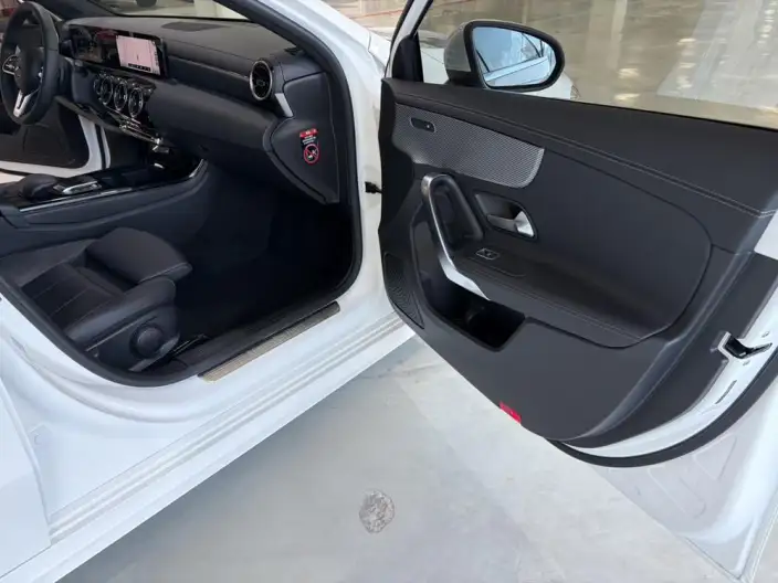 Mercedes-Benz A-class 2022 Model A 180 L Sports sedan – фото 10