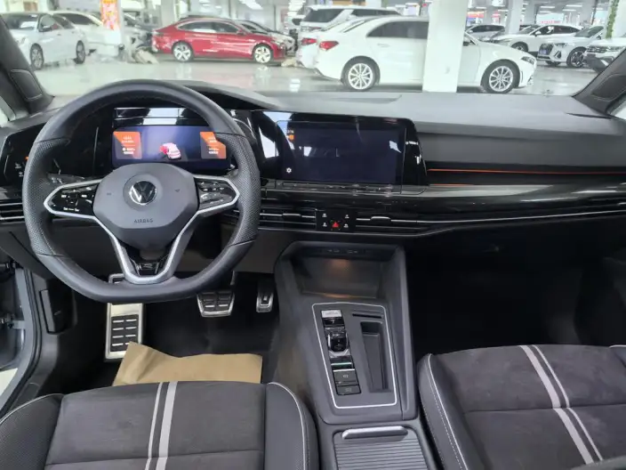Volkswagen Golf 2023 Model Facelift 280TSI DSG R-Line Lite – фото 7
