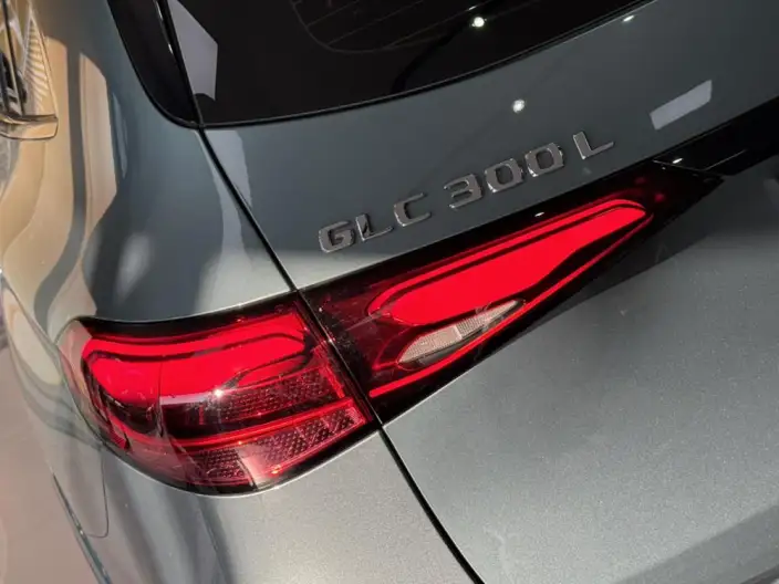 Mercedes-Benz GLC 2025 Model GLC 300 L 4MATIC Luxury Model 5 seat – фото 9