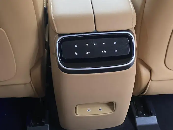 Aito M7 2022 Model 2WD Comfort Edition – фото 7