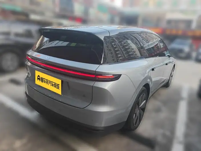 Li Auto i8 2025 Model Standard Edition – фото 2