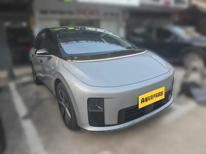 Li Auto i8 2025 Model Standard Edition – фото 3