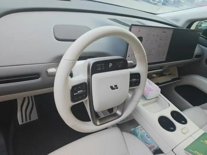 Li Auto i8 2025 Model Standard Edition – фото 7