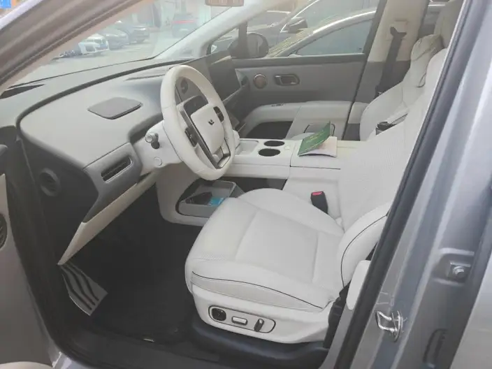 Li Auto i8 2025 Model Standard Edition – фото 10