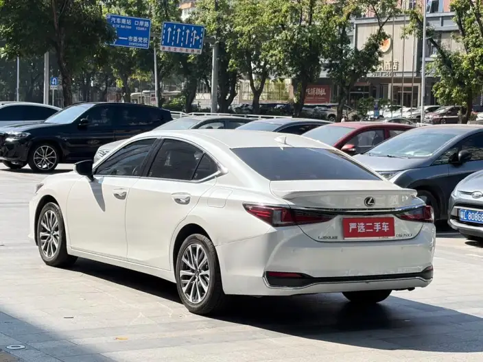 Lexus ES 2022 Model 200 Superior Edition – фото 4