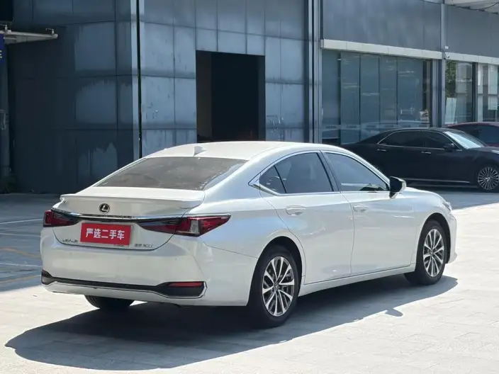 Lexus ES 2022 Model 200 Superior Edition – фото 6