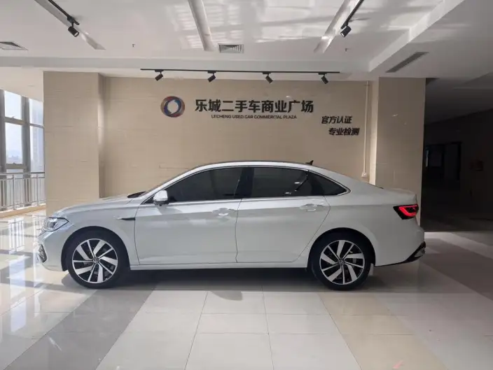 Volkswagen Sagitar 2023 Model 300TSI DSG Superior Edition – фото 3