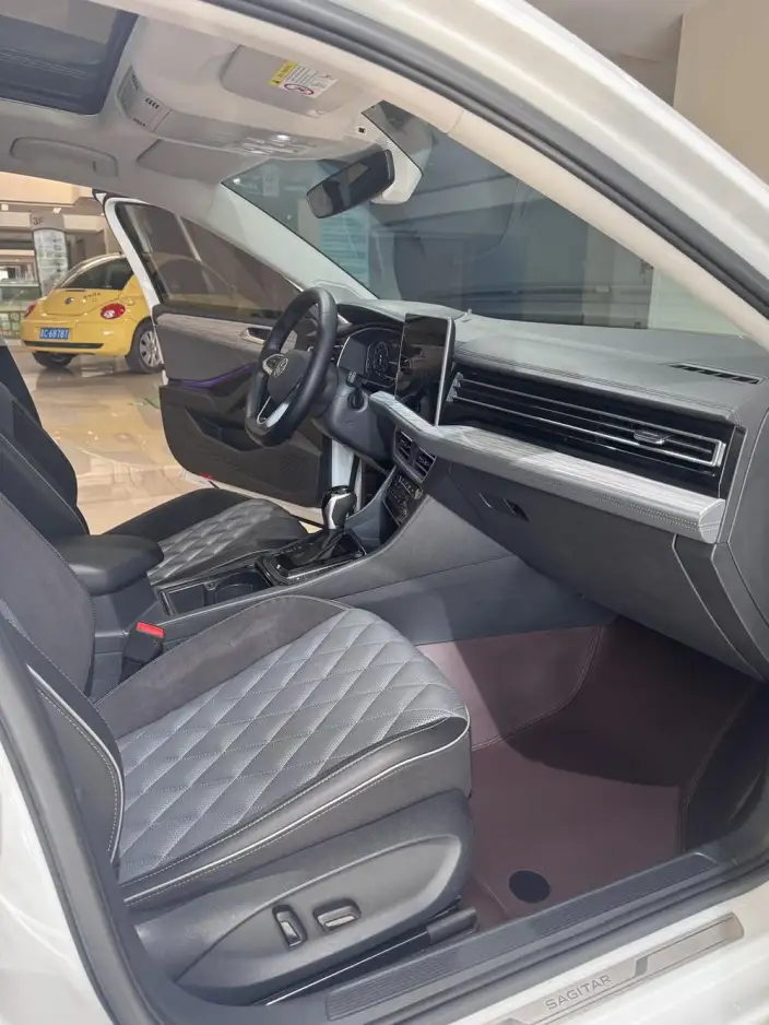 Volkswagen Sagitar 2023 Model 300TSI DSG Superior Edition – фото 8
