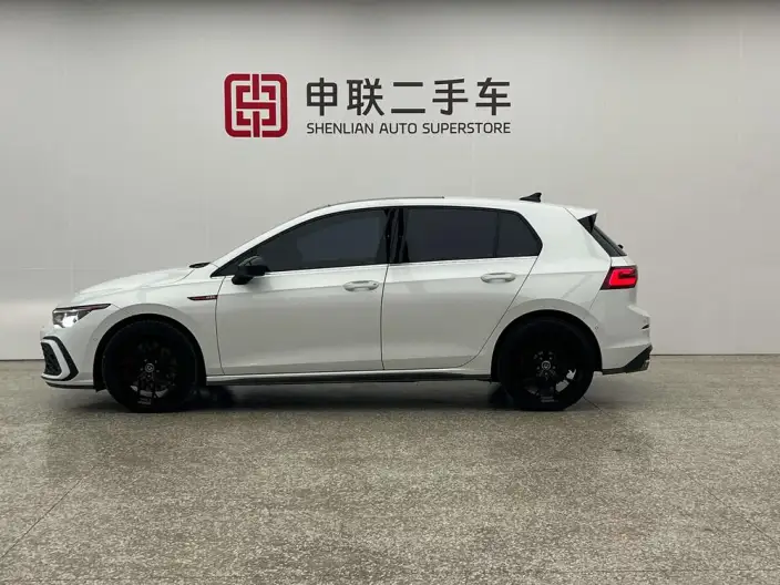 Volkswagen Golf GTI 2023 Model 380TSI DSG GTI – фото 3