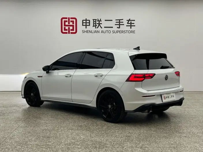 Volkswagen Golf GTI 2023 Model 380TSI DSG GTI – фото 4