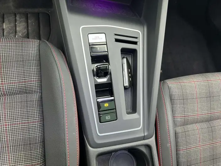 Volkswagen Golf GTI 2023 Model 380TSI DSG GTI – фото 10