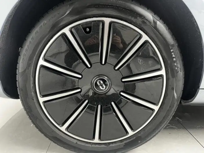 Aito M5 2022 Model Extended Range 4WD Ultimate Edition – фото 9