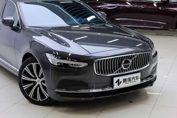 Volvo S90 2023 Model B5 Smart Range Deluxe Edition