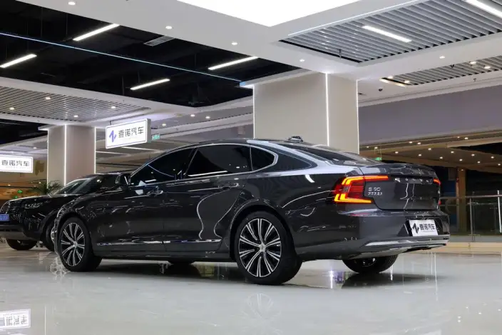 Volvo S90 2023 Model B5 Smart Range Deluxe Edition – фото 5