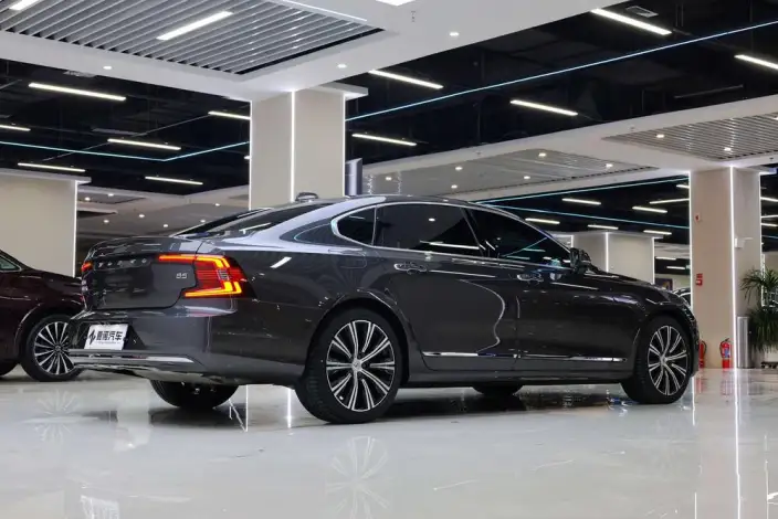 Volvo S90 2023 Model B5 Smart Range Deluxe Edition – фото 7
