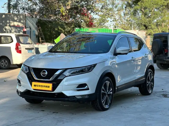 Nissan Qashqai 2022 Model 2.0L XV Prem. Deluxe Edition