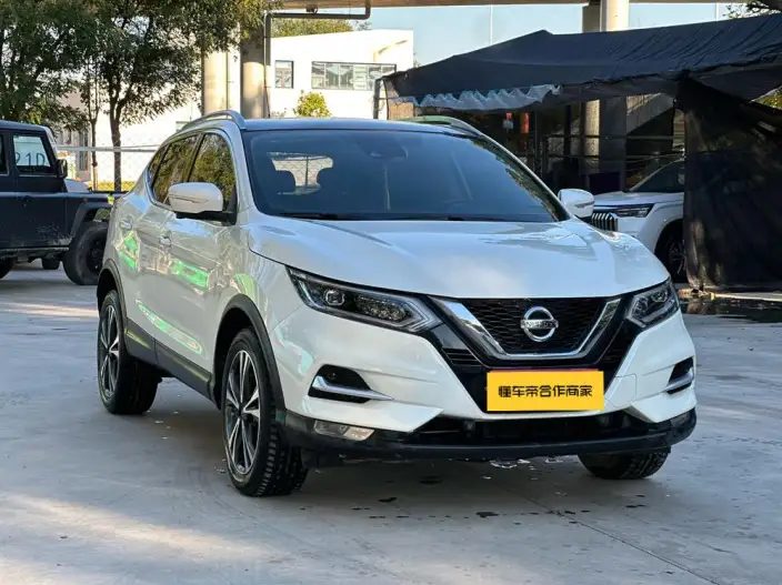 Nissan Qashqai 2022 Model 2.0L XV Prem. Deluxe Edition