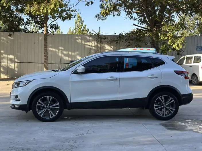 Nissan Qashqai 2022 Model 2.0L XV Prem. Deluxe Edition