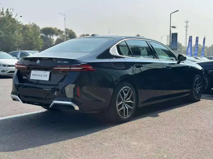 BMW i5 2025 Model eDrive35L M Sports Set – фото 6