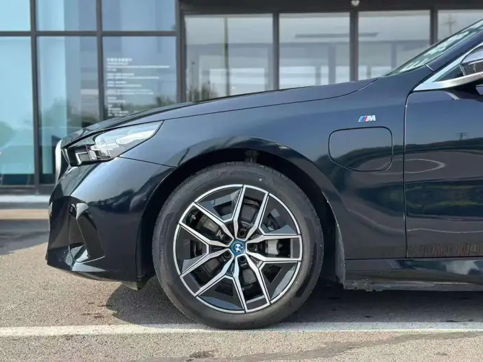 BMW i5 2025 Model eDrive35L M Sports Set – фото 10