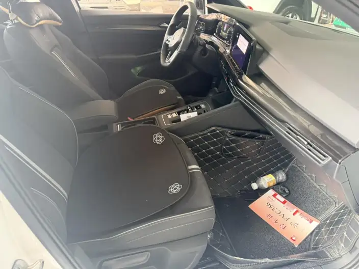 Volkswagen Golf 2021 Model 280TSI DSG R-Line – фото 6