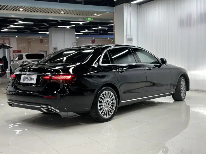 Mercedes-Benz E-Class 2023 Model E 300 L Luxury Model sedan – фото 6