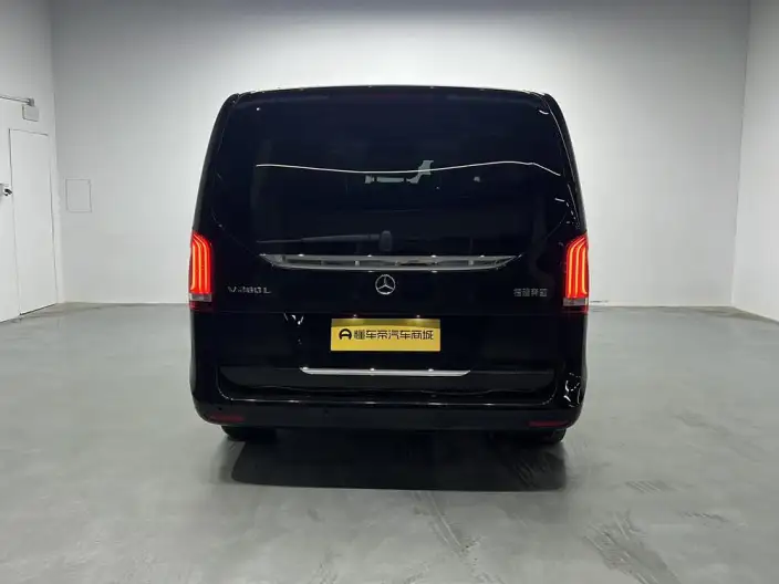Mercedes-Benz V-Class 2022 Model V 260 L Long wheelbase Premium Edition – фото 6