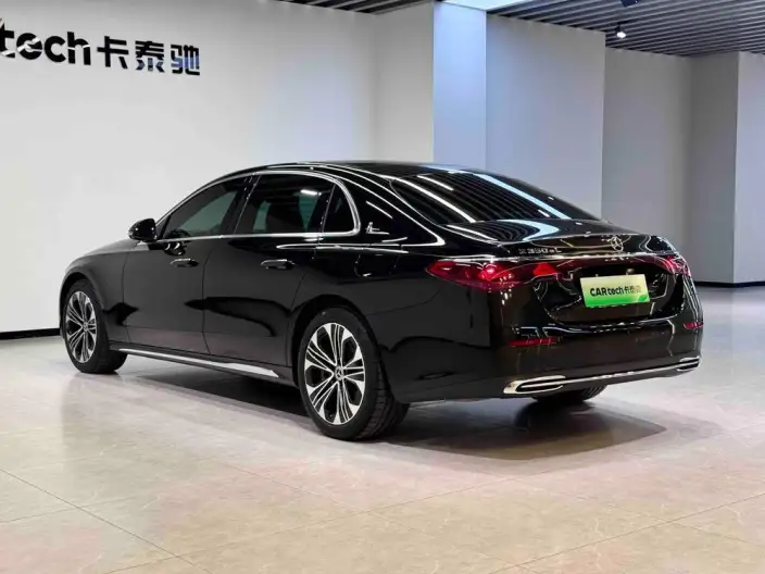 Mercedes-Benz E-Class PHEV 2024 Model E 350 e L sedan – фото 4