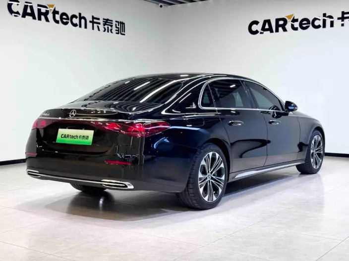 Mercedes-Benz E-Class PHEV 2024 Model E 350 e L sedan – фото 6