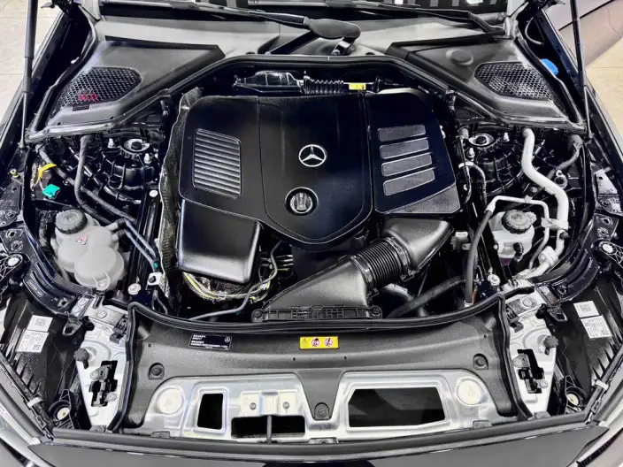 Mercedes-Benz E-Class PHEV 2024 Model E 350 e L sedan – фото 8
