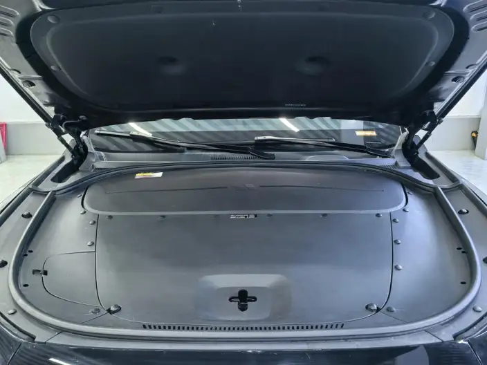 Li Auto ONE 2021 Model Extended Range 6 seat Edition – фото 5