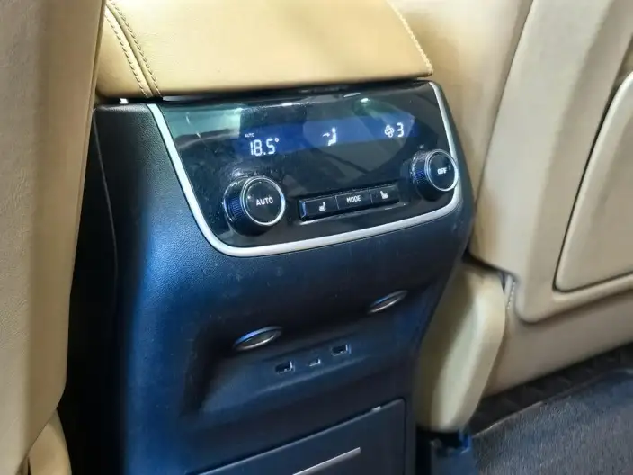 Li Auto ONE 2021 Model Extended Range 6 seat Edition – фото 10