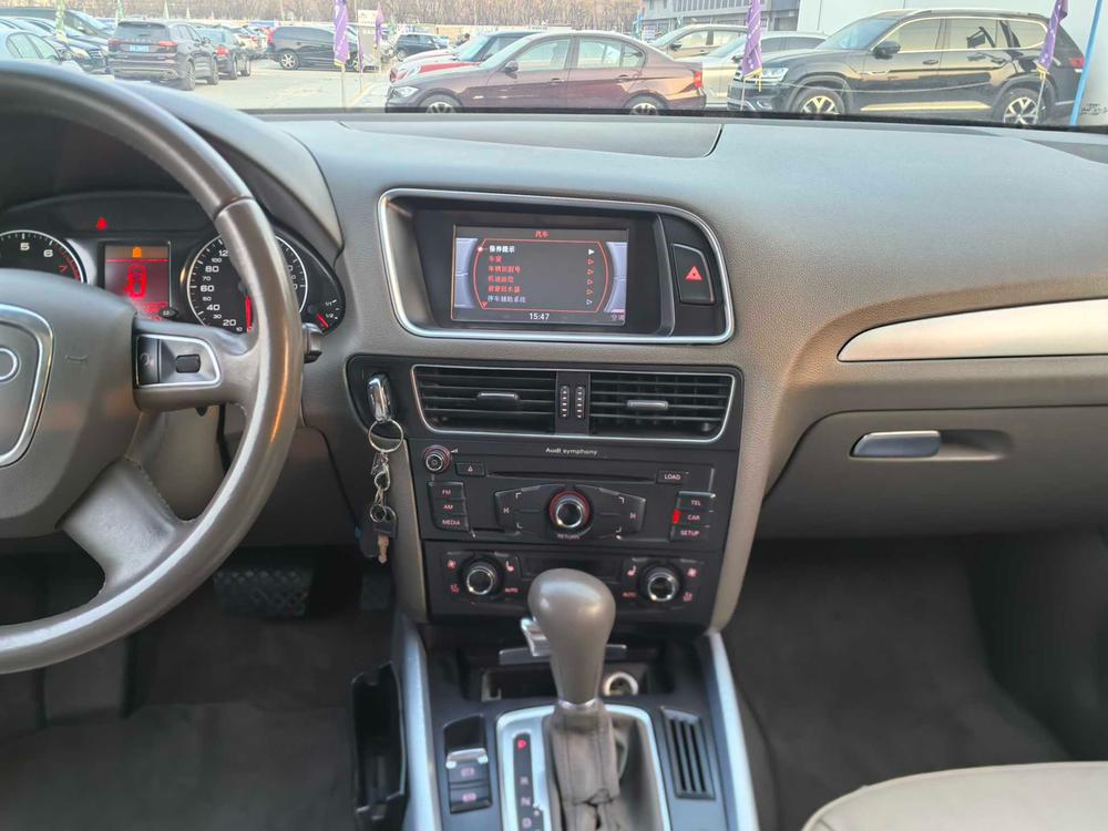 Audi Q5 2012 2.0 TFSI Technology – фото 11