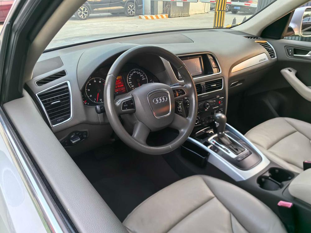 Audi Q5 2012 2.0 TFSI Technology – фото 15