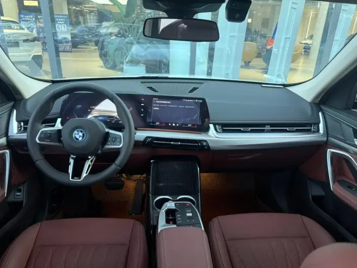 BMW iX 1 2026 Model eDrive25L M Sports Set – фото 7