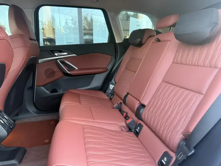 BMW iX 1 2026 Model eDrive25L M Sports Set – фото 9