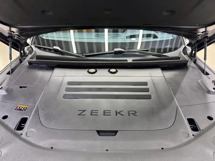 ZEEKR 9X 2025 Model Ultra Edition 70kWh VI seat – фото 8
