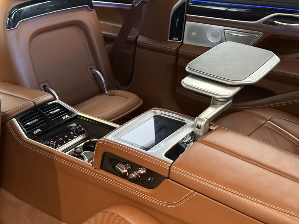 BMW 7 Series Модель 2018 года M760Li xDrive – фото 15