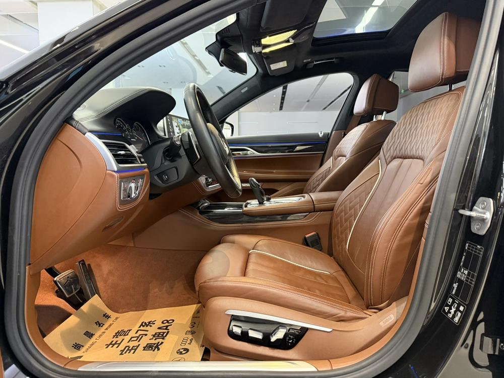 BMW 7 Series Модель 2018 года M760Li xDrive – фото 16