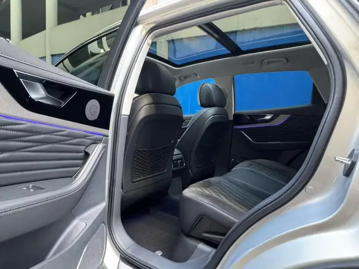 Hongqi HS5 2022 Model 2.0T Smart Flag Enjoy 4WD Edition – фото 9
