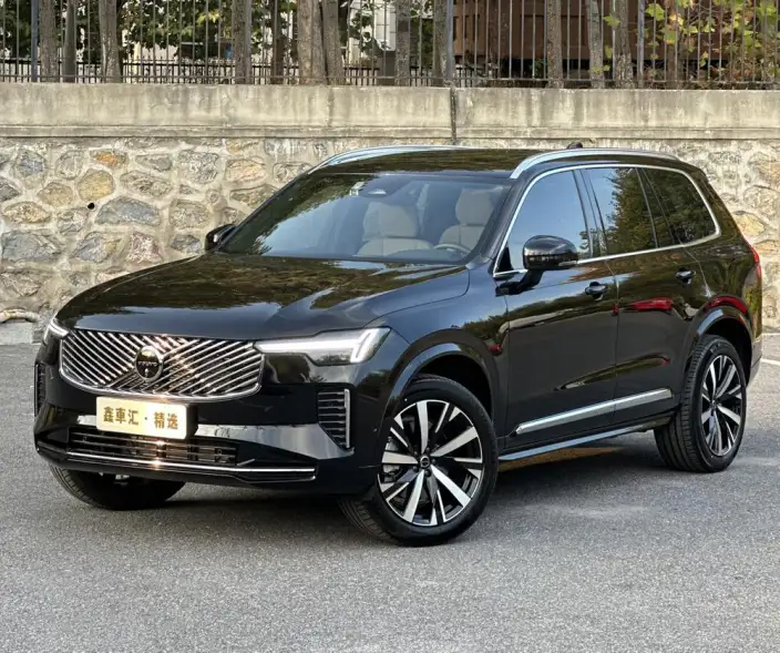 Volvo XC90 2026 Model B6 Smart Range Deluxe Edition 6 seat
