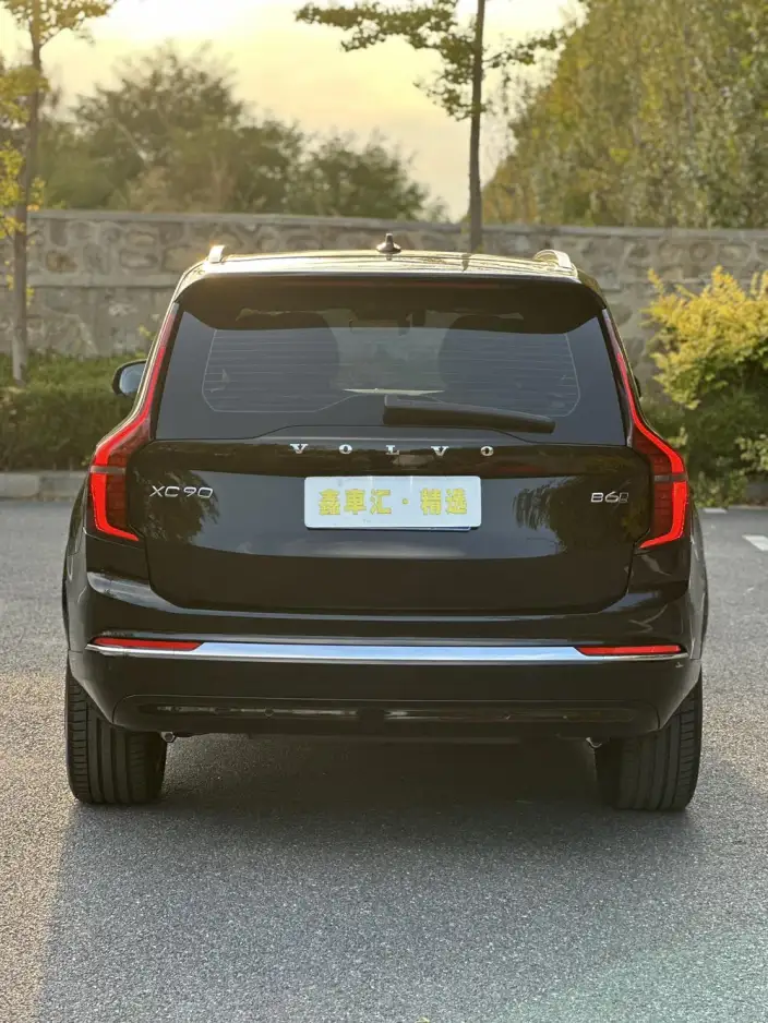 Volvo XC90 2026 Model B6 Smart Range Deluxe Edition 6 seat – фото 5