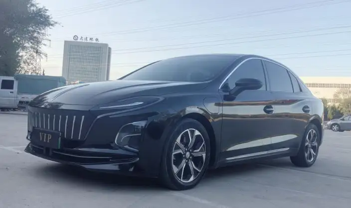 Hongqi E-QM5 2024 Model 450KM Travel Edition 100kW – фото 7
