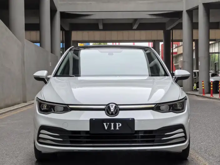 Volkswagen Golf 2023 Model 280TSI DSG Pro – фото 2