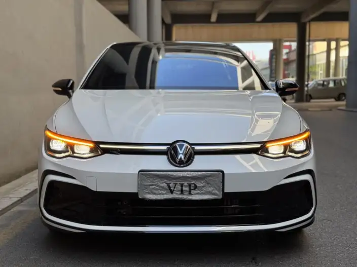 Volkswagen Golf 2023 Model 280TSI DSG R-Line Lite – фото 2