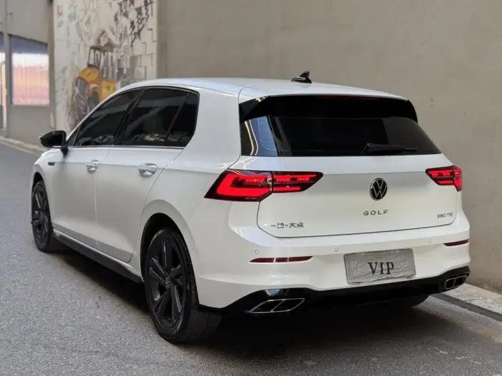 Volkswagen Golf 2023 Model 280TSI DSG R-Line Lite – фото 4