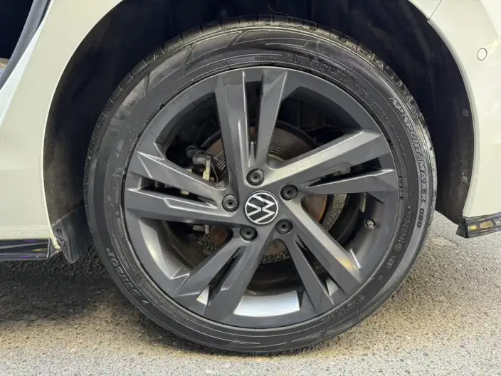 Volkswagen Golf 2023 Model 280TSI DSG R-Line Lite – фото 6