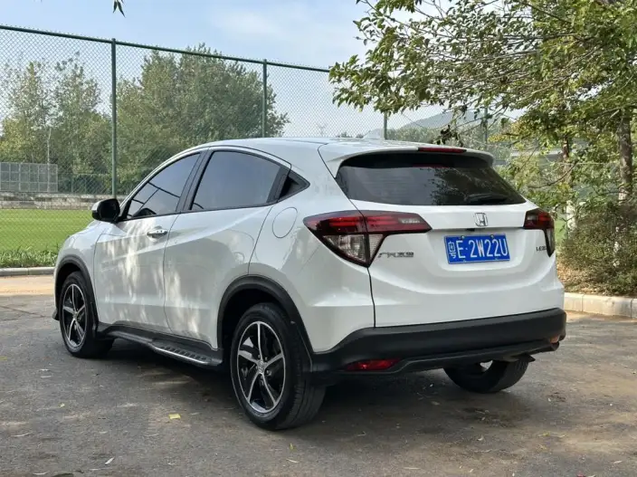 Honda Vezel 2020 Model 1.5L CVT Deluxe Edition – фото 4