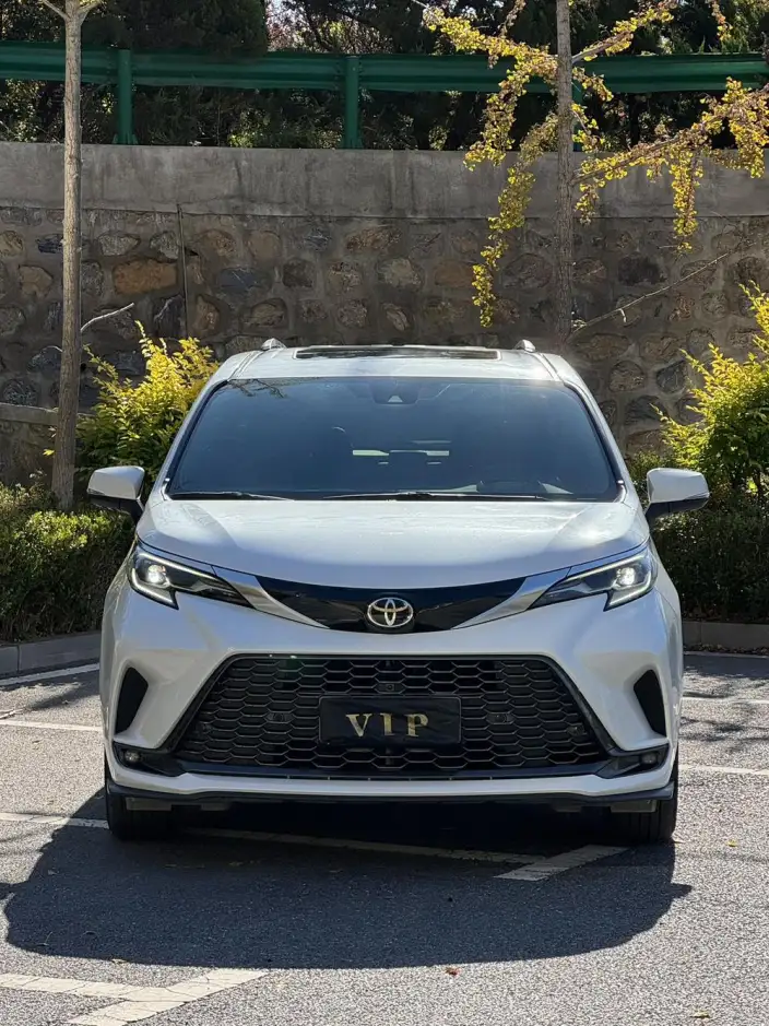 Granvia 2024 Model Intelligent Hybrid 2.5L 4WD Noble PLUS Edition – фото 2